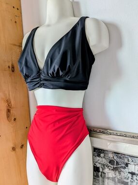 Knix Swim Set Red Black high-waisted Fresh Fix Technology® Light Flow bottoms XL